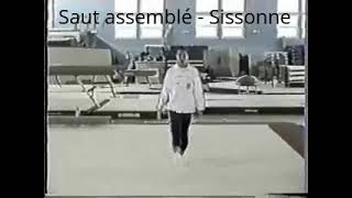 Gymnastique artistique - Saut assemblé Sissonne au ralenti