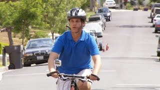 Watch How This Blind Man Uses Echo Location To Ride a Bike