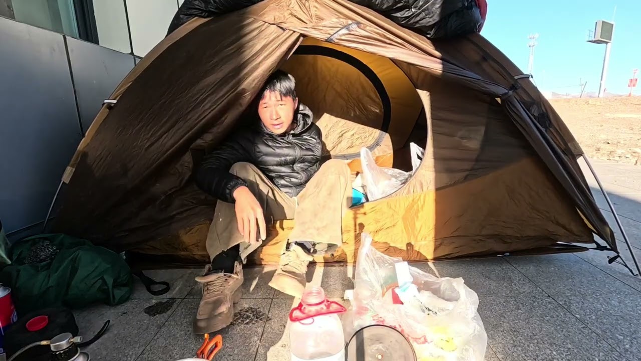 骑行翻越数座大山 前往青海高原的的路上