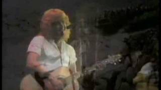 Status Quo - Living On An Island Resimi