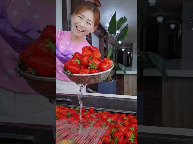 make strawberry jam #shorts #asmr #strawberry
