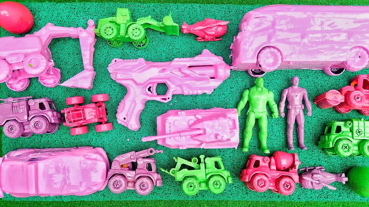 Membersihkan mobil mobilan, excavator, damkar, pesawat, mixer, tank, dumptruk, bus telolet,crane