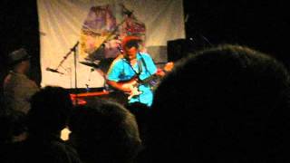 Booker T Jones - Hey Ya (live at the Metro Theatre, Sydney, 6th October 2011)