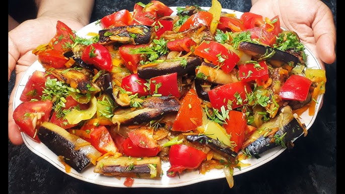 Жұмыстағы кафетериядағы секс Қыздың эротикалық арт-фотосуреті