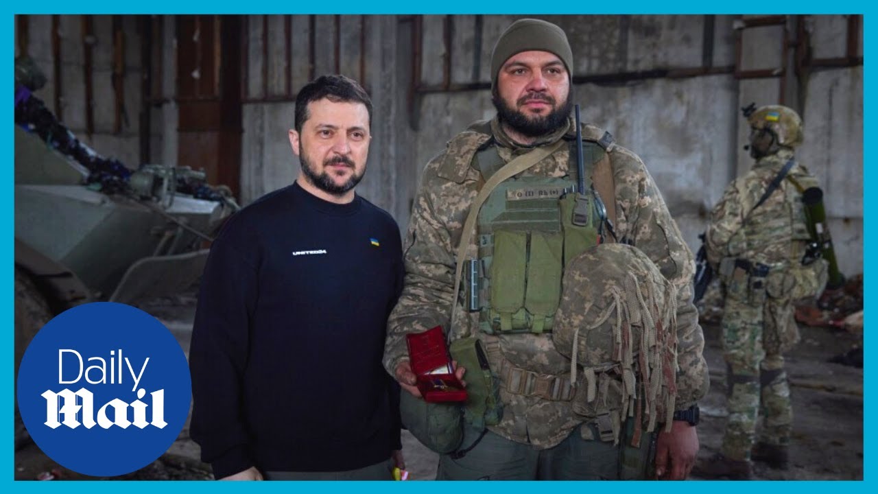 Zelensky meets Ukrainian troops on the frontline