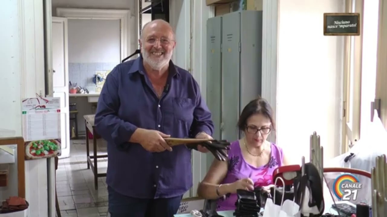 Nisciuno nasce 'mparato - Gli avari e i guanti di Napoli