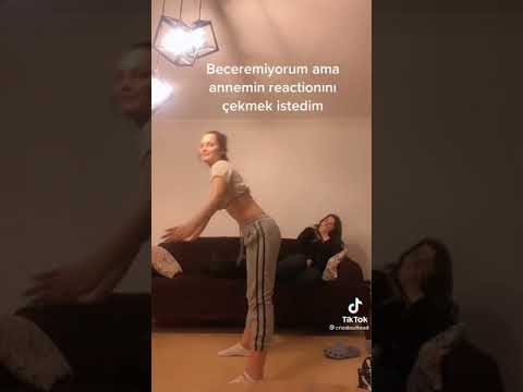 Periscope Liseli annesinin yanında twerk Show yapıyor