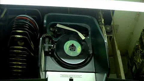 Gene Autry - Rudolph The Red Nosed Reindeer.wmv