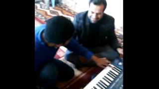 Koma Fami ::.Piyanist Murat