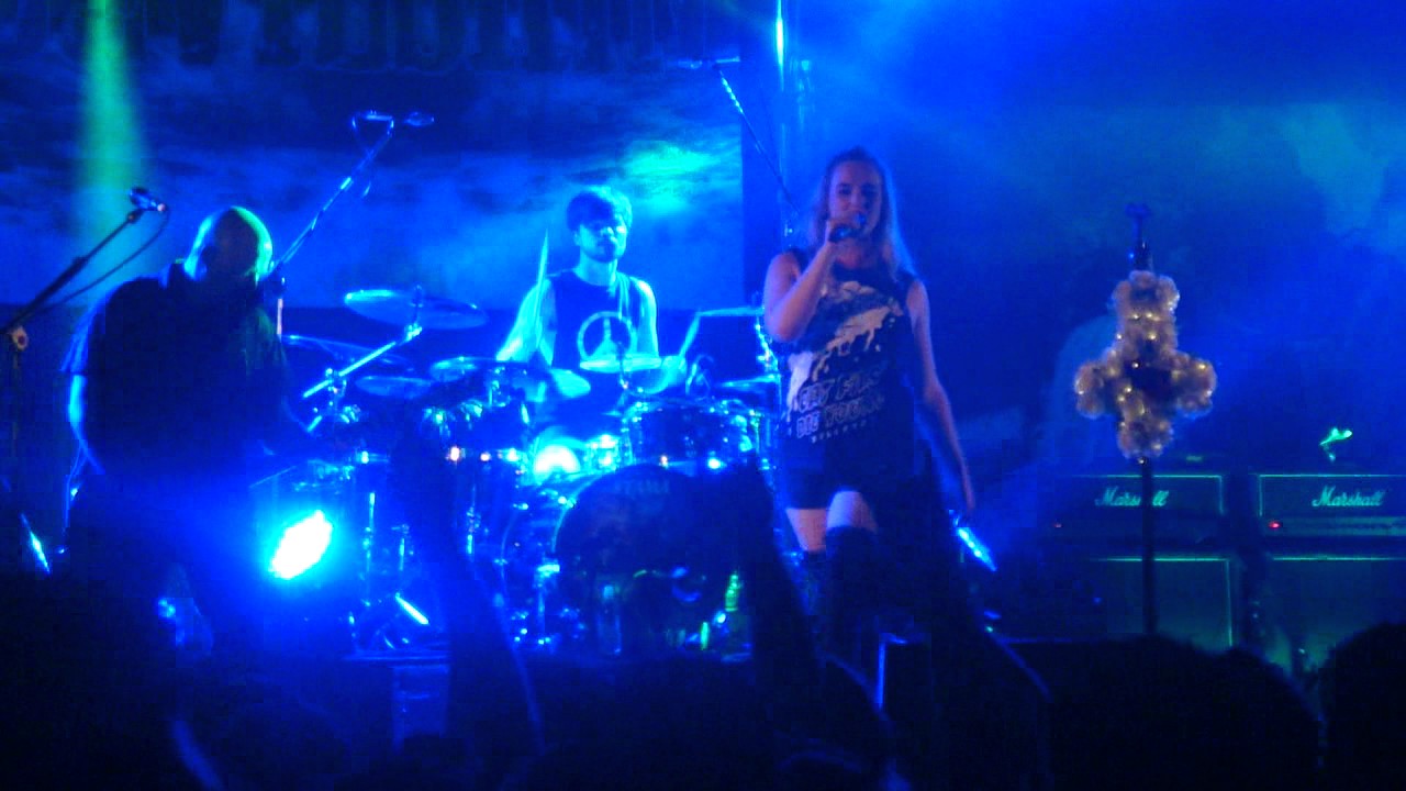devilskin never see the light auckland logan campbell devilskin never see the light lyrics