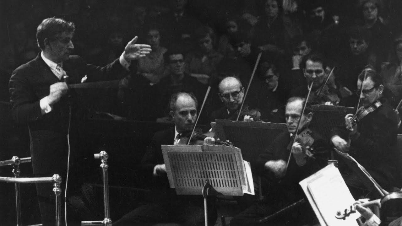 Bernstein conducts Britten 