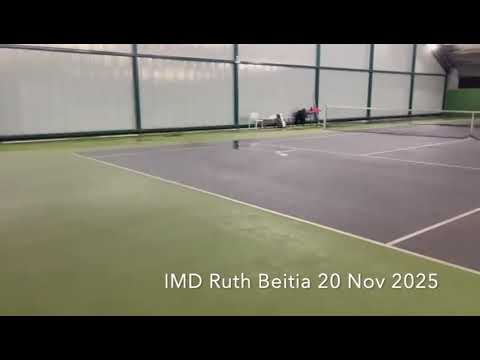 Las goteras del IMD Ruth Beitia vuelven a colapsar las pistas de tenis