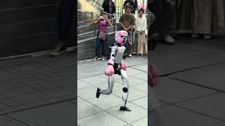 Damn! that robot can dance #shanghai #robot #travel #china
