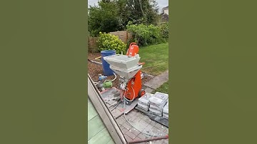 Spraying render with a ritmo l turbo rendering Bristol