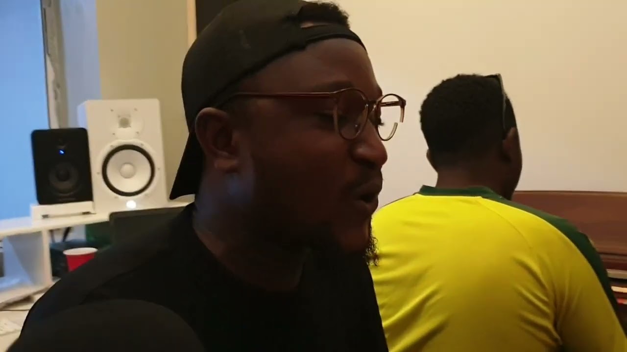 TAZAMA MWIMBAJI PEKE (SOLOIST) AKIMBA BWANA HUTUHURUMIE MISA YA X1 by(Pd. Malema Mwanampepo).