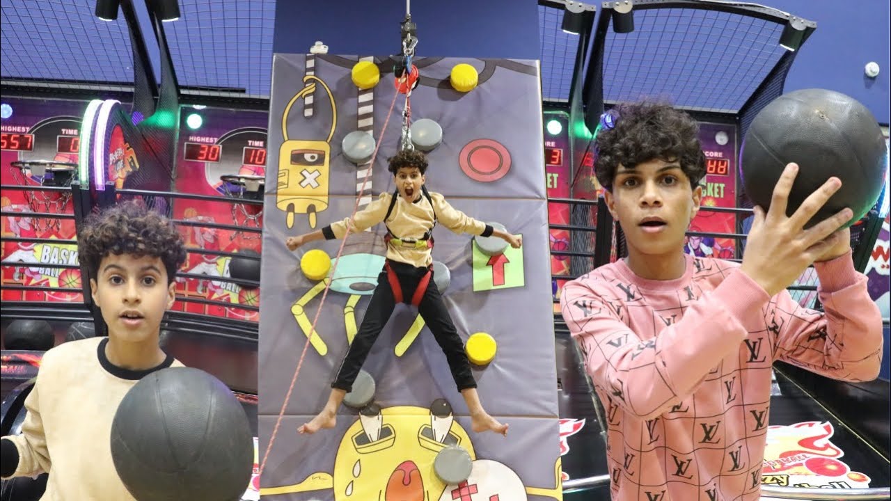 اقوى تحدي بين حيدر وآدم في أكبر مدينة ألعاب مغلقة في العراق/النجف  (مرح سيتي) حيدوري المحبوب