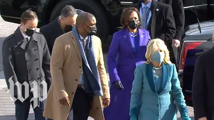 Ofc. Eugene Goodman escorts Harris at inauguration
