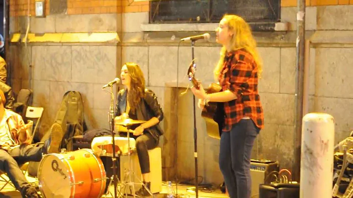 The Naughton Sisters - Valerie (Amy Winehouse)