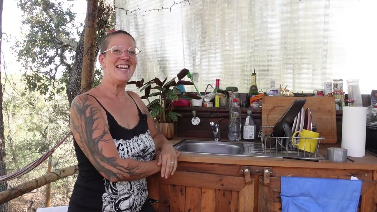 RUNNING  OUT OF ELECTRICITY off grid!  :(   E15 - No Solar & We Start our NO DIG GARDEN