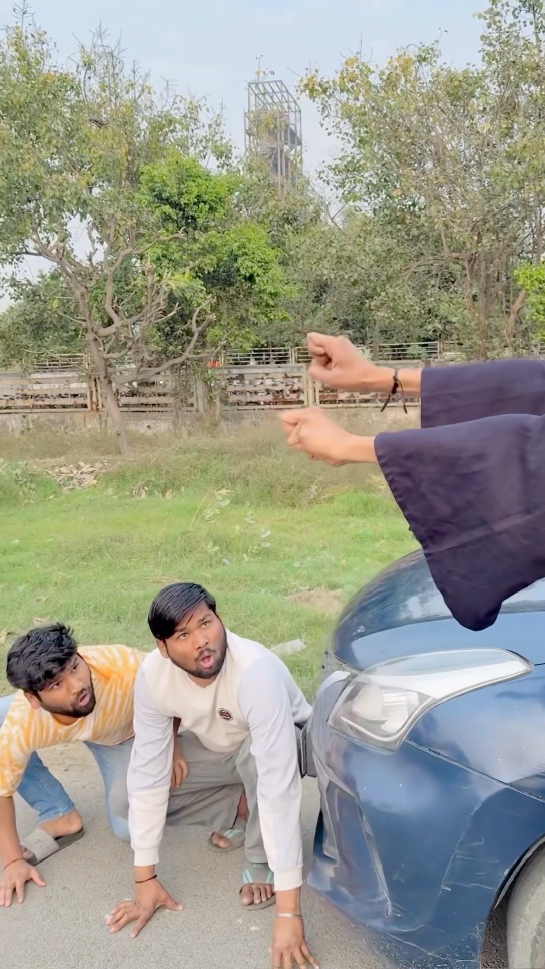 Bhoot ke hath ne humko dara diya #comedy #funnyvideo #youtubeshorts #shorts #shortsfeed