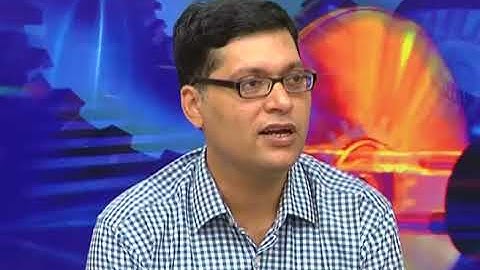 CFD M L16D Solution of Navier Stokes Equations on A Staggered Grid