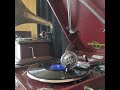 ディック・ミネ ♪或る雨の午后♪ 1938年 78rpm record. Columbia Model No G ー 241 phonograph