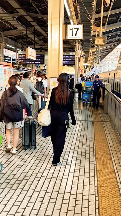 名古屋駅の美女 巨乳肥臀漂亮女孩 帅哥美女亲密约会 #beauty #大熱門 #瘦小腿 #comedy