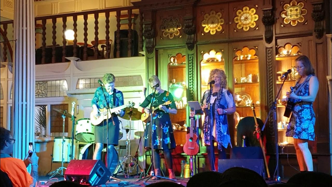 Blue Mountains Ukulele Festival Carrington Hotel.... YouTube