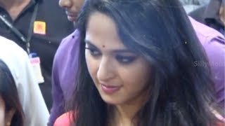 Anushka Shetty Inaugurated Kalamandir Showroom in Kakinada | Silly Monks