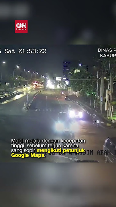 Detik-detik BMW Terbang dari Tol Gresik yang Belum Tersambung