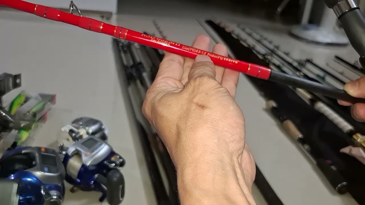 1/3 .lô cần nhật đủ loại ..lur mực ..jig ..cần máy điện ..câu lục ..mồi câu giá rẻ..lh 0947035947