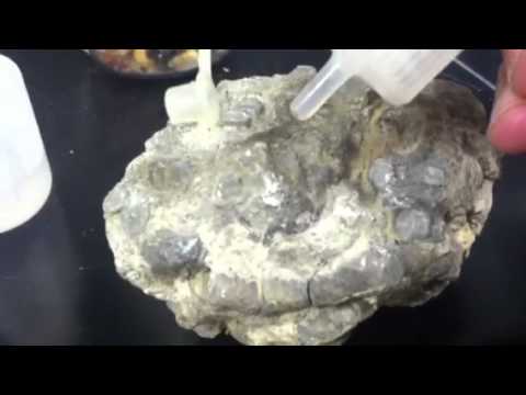 Video: Wanneer kalksteen reageert met verdunde hcl?