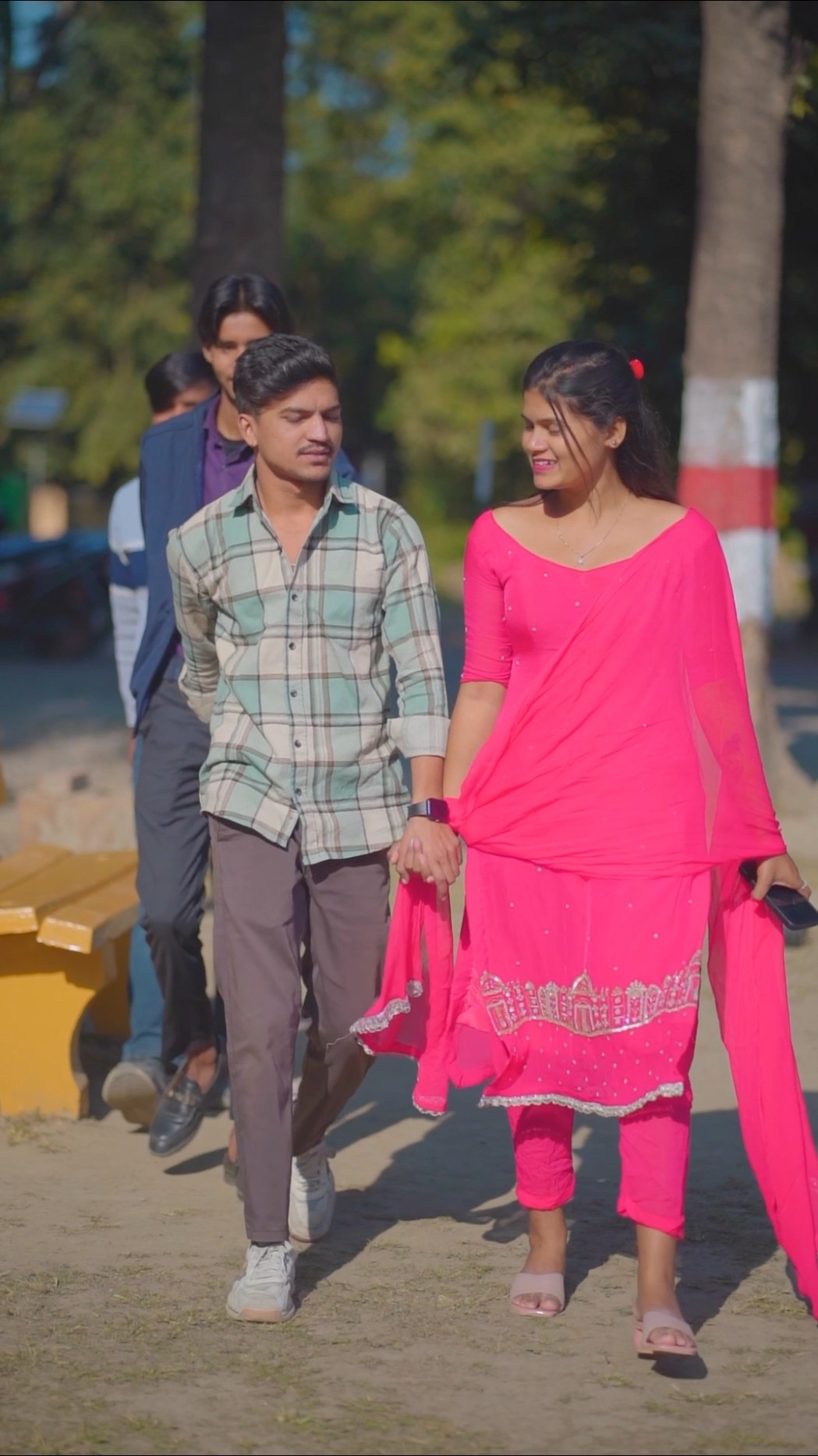 Mahnat kro kismat or dolat apne ap a jaygi
