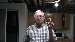 In this video I will make a small scrollsaw basket. This is a nice easy project to gain experience on the scrollsaw or to just make an 