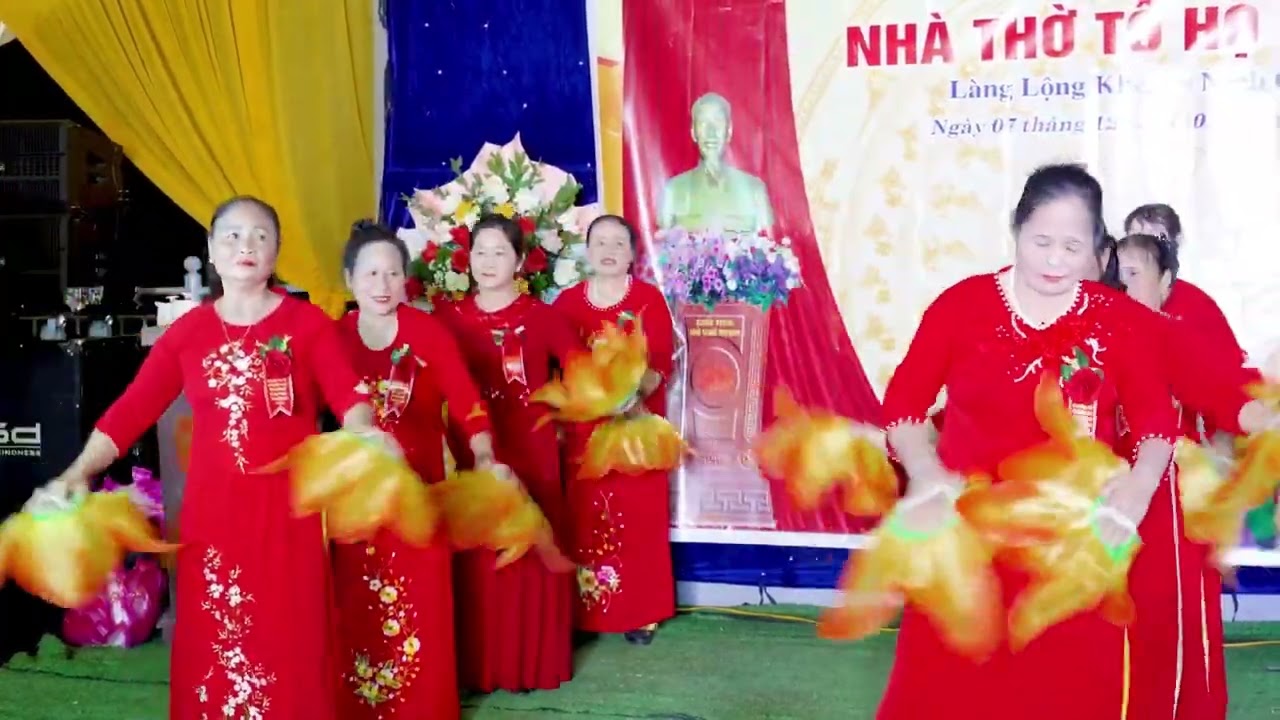 Múa  Dâng văn chầu tổ - CLB  dân vũ thôn Văn Cảnh, Ninh Giang, Ninh Bình