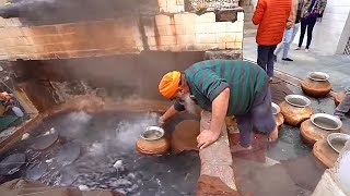 गरम पानी के कुंड मैं बनता है 24 घंटे ख़ाना | Manikaran Gurudwara langar Making | Himachal Food Tour