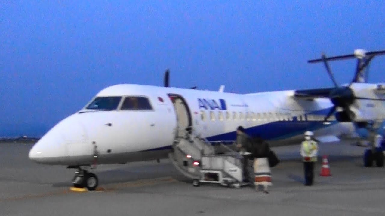 小松空港発（KMQ）― 福岡空港行（FUK）ノーカット　ANA4649便（オリエンタルエアブリッジ運航便）19時25分発　ボンバルディア DHC8－Q400（Q84）14D