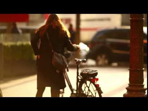 \"სხვა მხარე\" -  ქუდი