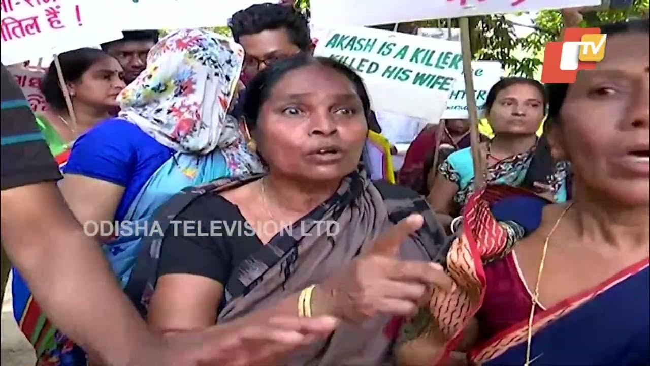 Utkal janai sangha stages a demonstration demanding action against sima