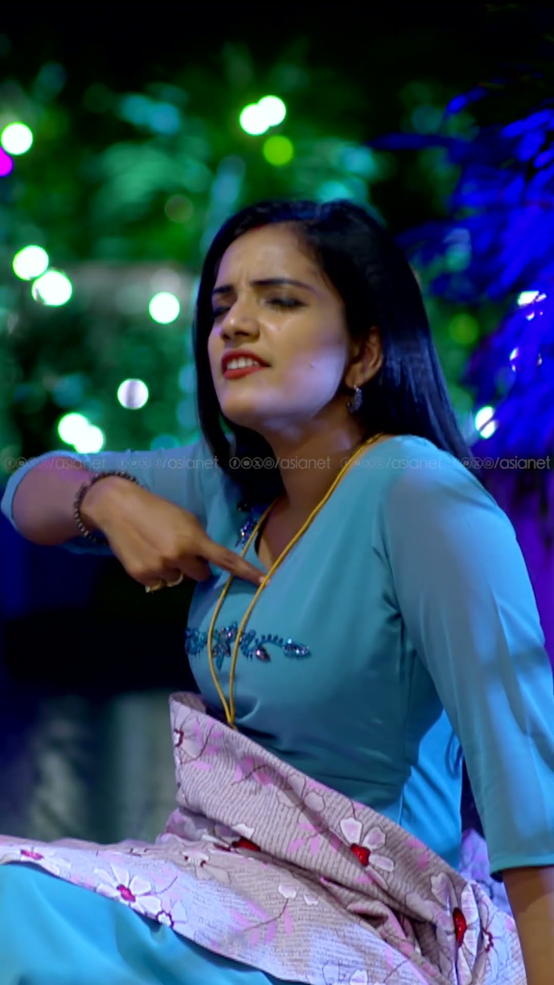 #EthoJanmaKalpanayil അവർക്ക് ഹോളി നടത്താമെങ്കിൽ എനിക്ക് തേരും വേലയും നടത്താം