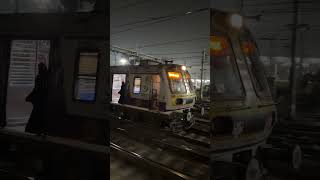 Mumbai Local Train Ye Kya Ho Raha Hai