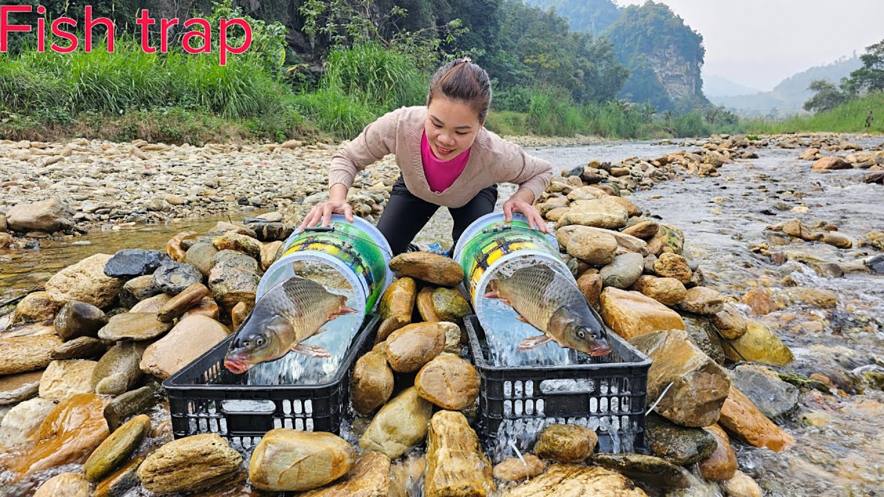 Use paint bucket to make a fish trap in the stream. Unexpectedly caught ...