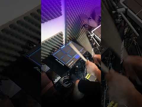 اجرای آهنگ کردی با پرکاشن السیس توسط حسن مهدوی حسن مهدوی Drums Drumsampler Rhythm Music