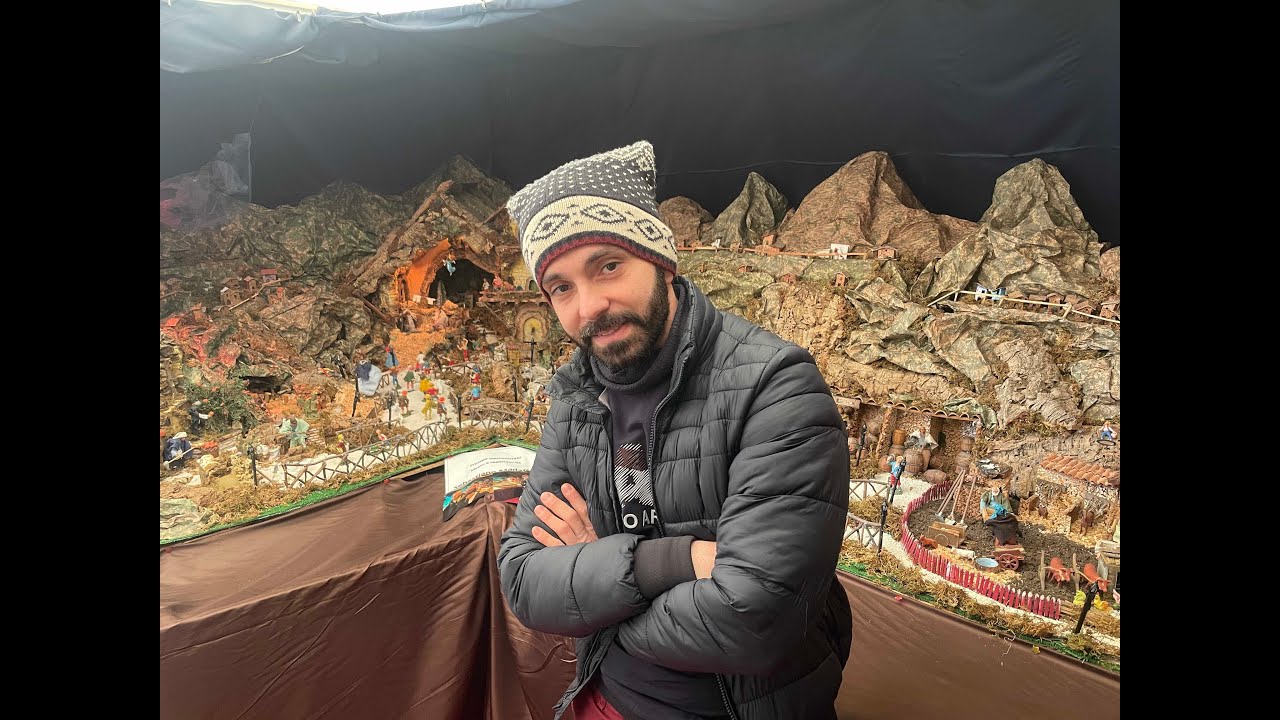 A piazza Cairoli un presepe meccanizzato lungo 25 metri. 