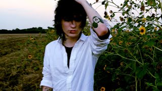 Johnnie Guilbert - All My Friends Are Dead (Visualizer Video)