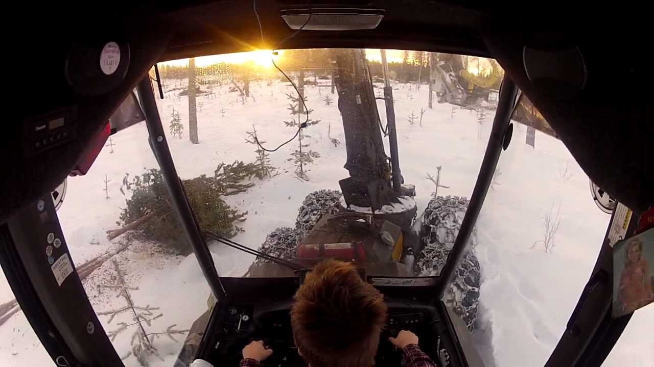 Ponsse Cobra ylispuiden poistossa