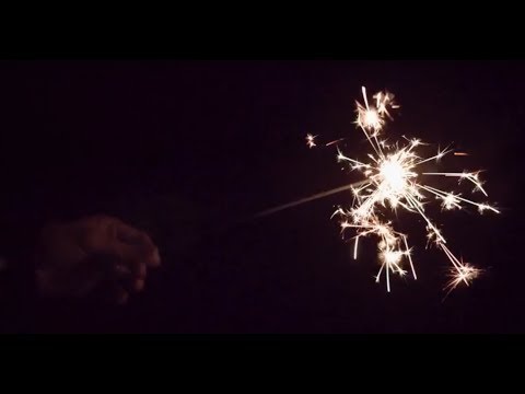 How to Light Wedding Sparklers (2017)
