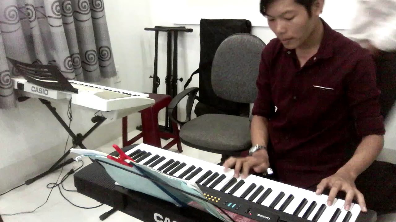 Dạy đàn Organ .Kèm học sinh mới học 1tháng.Lớp NHẠC Thầy ĐỨC 0918114841 - YouTube