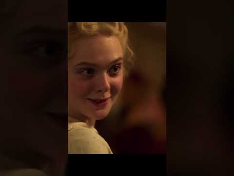 Оказывается она и с конем успела #shorts #великаяпобеда #Эль Фэннинг #холдик