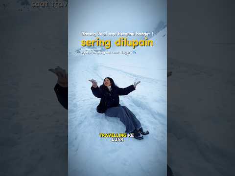 Barang wajib travelling versiku, kalo kalian apa? ✈️ #traveladapter #travelessentials